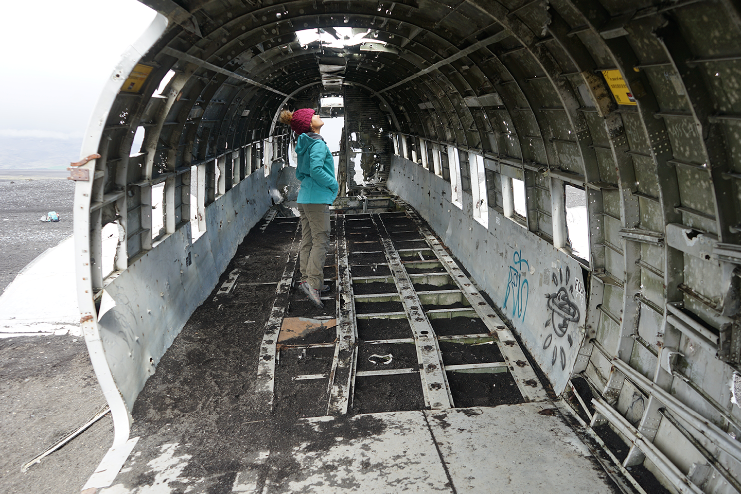 Interieur de l'épave d'avion de Solheimasandur